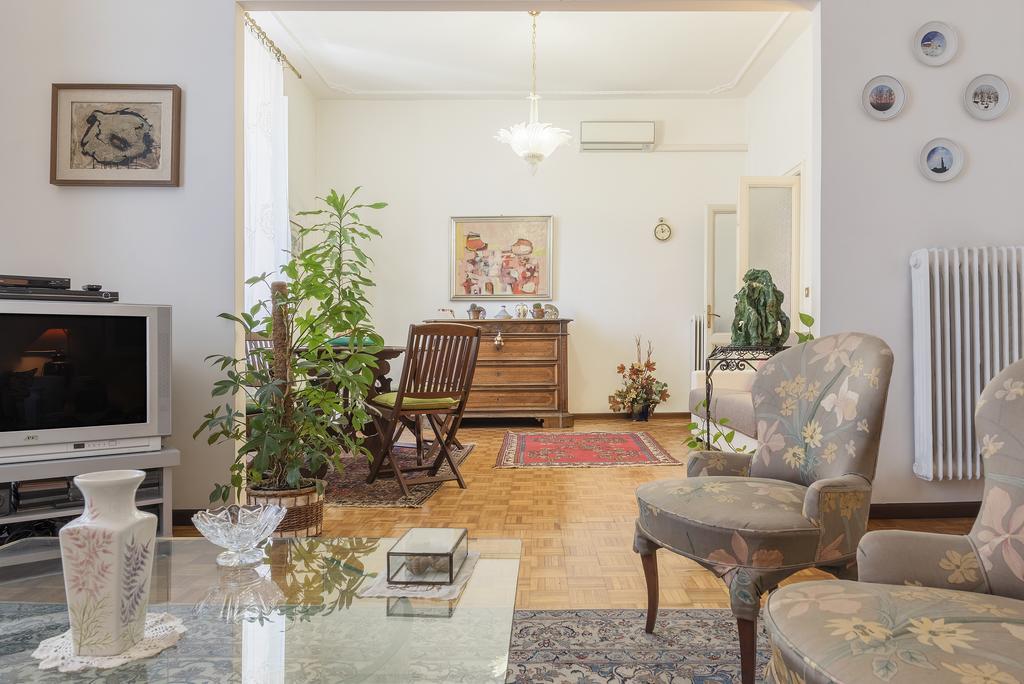 Flower'S Market Apartment - Charme Holidays Roma Eksteriør bilde