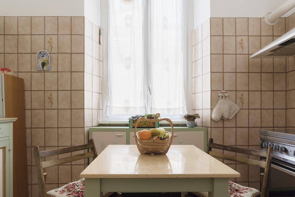 Flower'S Market Apartment - Charme Holidays Roma Eksteriør bilde